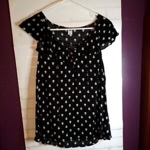 NWOT Old Navy  Large Gorgeous Flirty Black White Floral Sleeveless Blouse